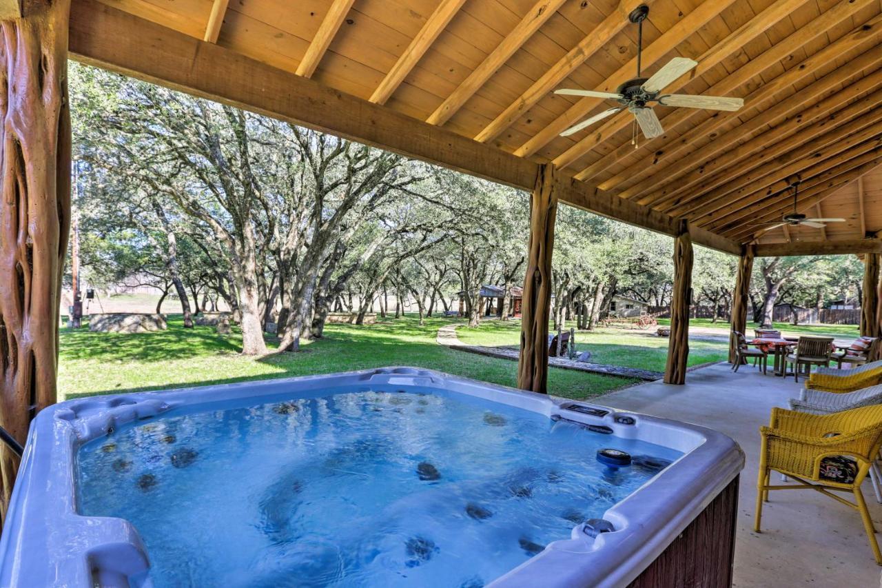 Riverfront Blanco Home With Shaded Porch And Hot Tub Bagian luar foto