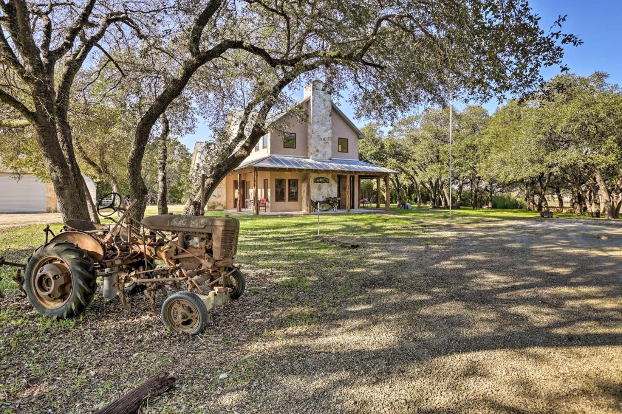 Riverfront Blanco Home With Shaded Porch And Hot Tub Bagian luar foto