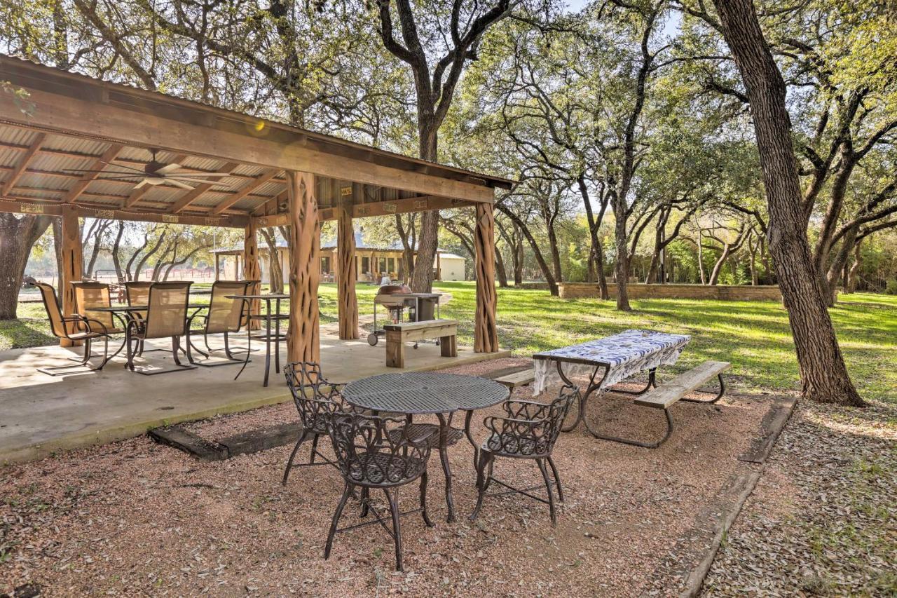 Riverfront Blanco Home With Shaded Porch And Hot Tub Bagian luar foto